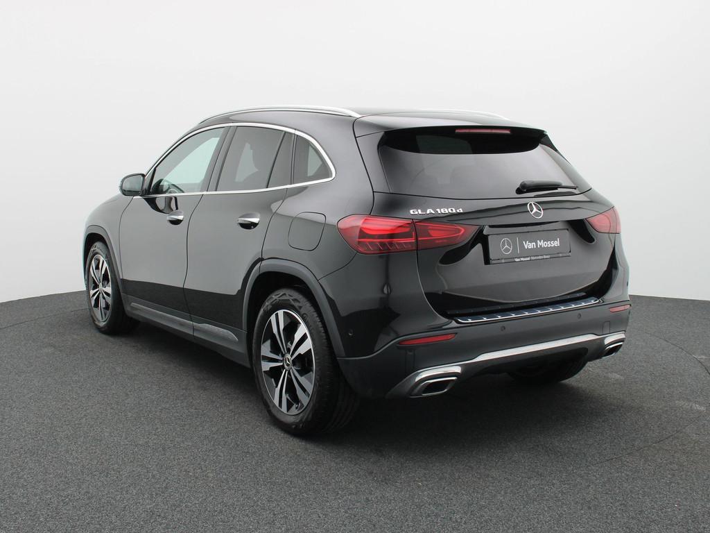 Mercedes-Benz GLA 180 d Luxury Line + LEDER + CARPLAY + LED, Gebruikt, 4 cilinders, 116 pk, Zwart