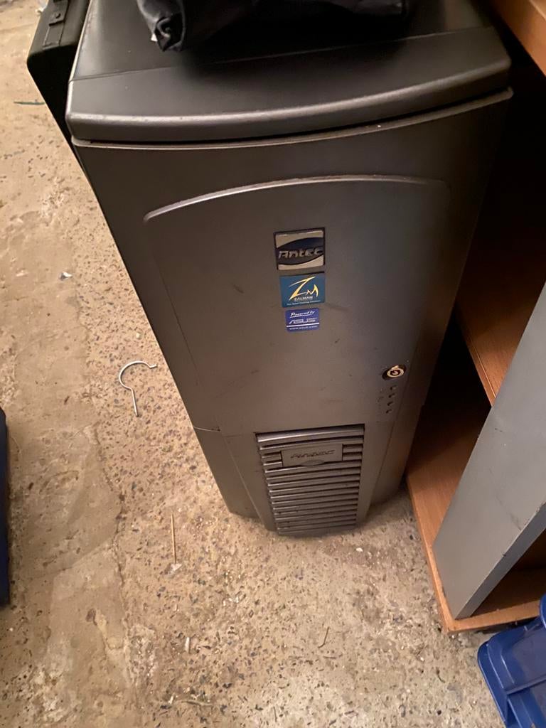 Tour pc antec pentium 4 3,6ghz 4giga ram, Informatique & Logiciels, Enlèvement, Comme neuf