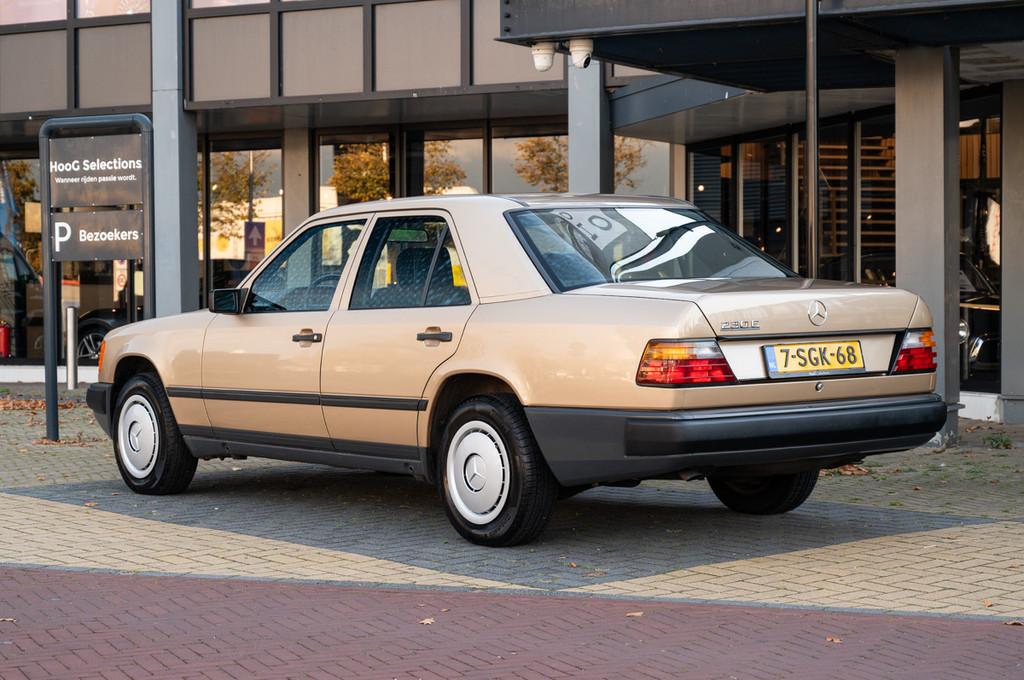 Mercedes-Benz 200-serie 230 E (W124), Autos, Achat, 4 portes, Entreprise, Boîte manuelle