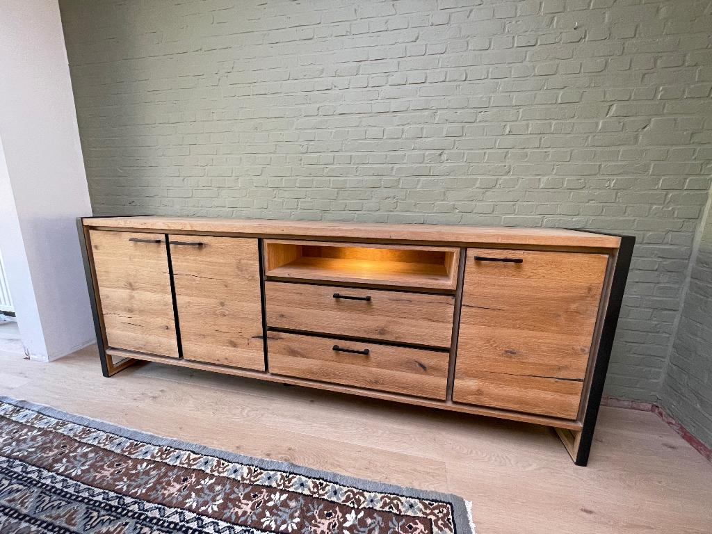 Metalo dressoir Henders en Hazel, 25 à 50 cm, 200 cm ou plus, Avec tablette(s), Enlèvement