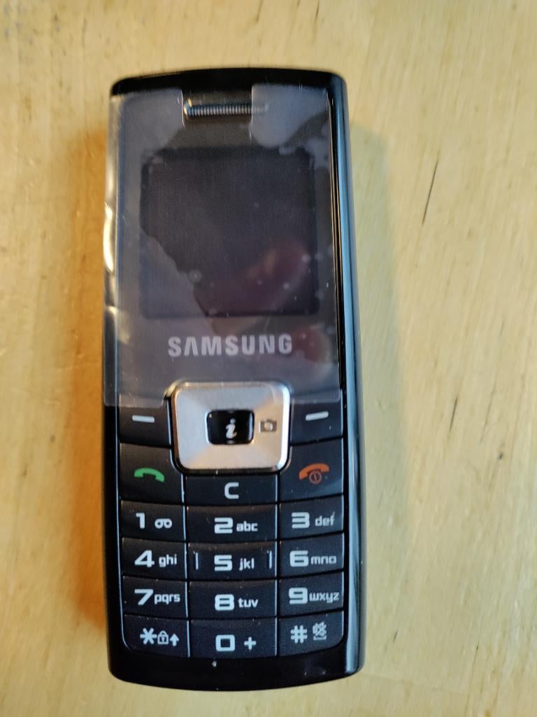 GSM Samsung SGH-C450, Avec simlock (verrouillage SIM), Moins de 3 mégapixels, Clavier physique, Comme neuf