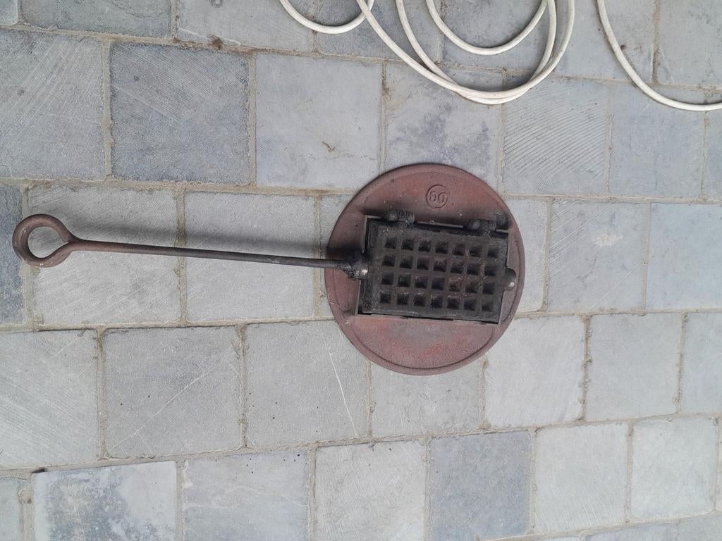 Vintage.    Oud wafelijzer, Enlèvement