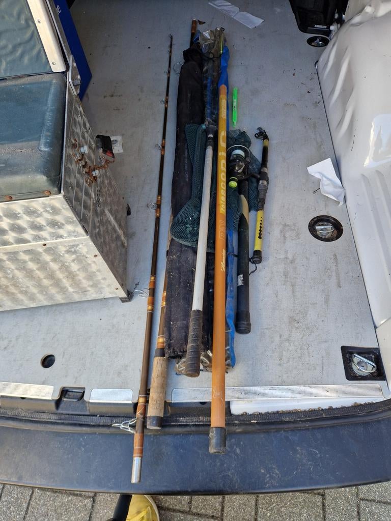 Vintage vis gerei als lot te koop, Ophalen