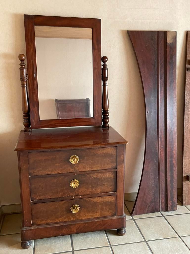 Commode ancien en acajou, Enlèvement