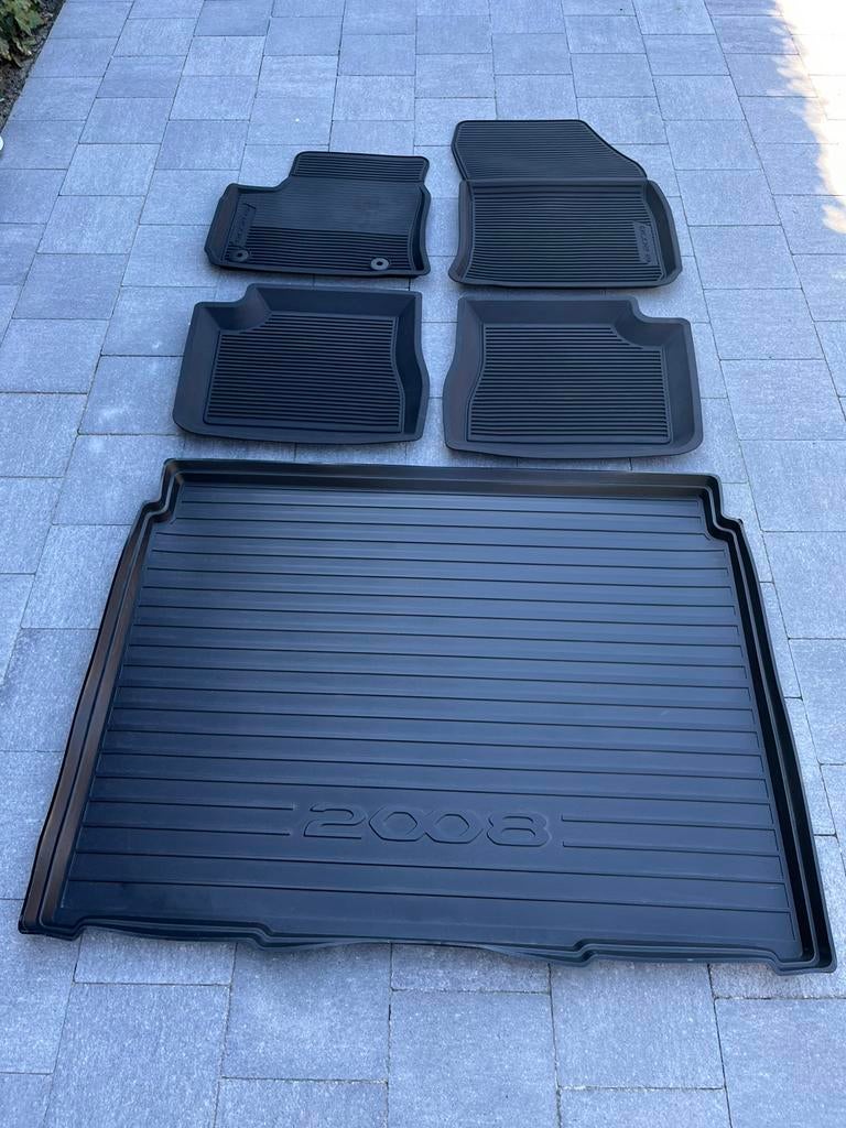 Rubberen matten voor Peugeot e2008, Ophalen, Gebruikt