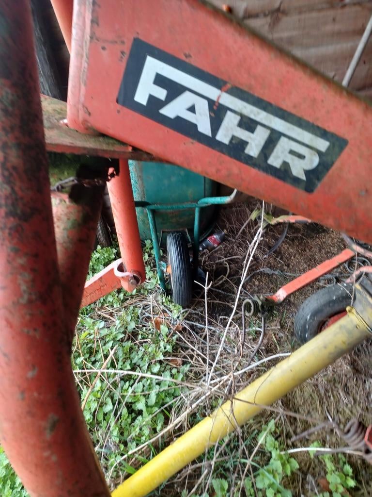 Mooi 4 koppig hooimachine, Ophalen