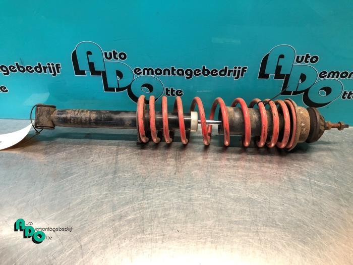 Barre amortisseur arrière droit d'un Volkswagen Golf (Golf, Volkswagen, -, 3 mois de garantie, Utilisé