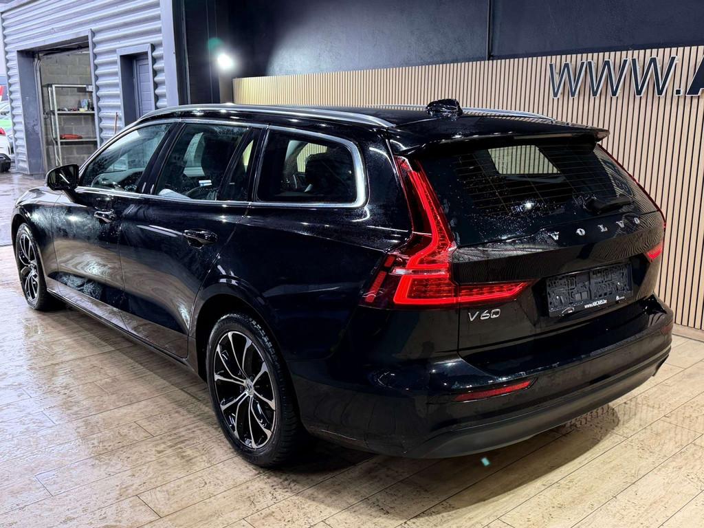 Volvo V60 2.0 * BOITE AUTO * GARANTIE 12 MOIS * (bj 2020), Auto's, Automaat, Gebruikt, 4 cilinders, Zwart