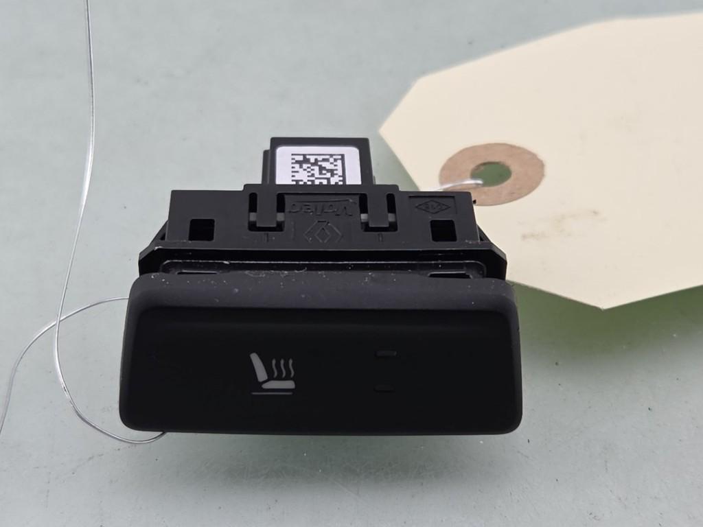 COMMUTATEUR SIEGE CHAUFFANT Renault Kadjar (RFEH), Renault, Utilisé, Peter-Huppertz-Straße 5
51063  Köln, DE, Dialog.deutschland@renault.de