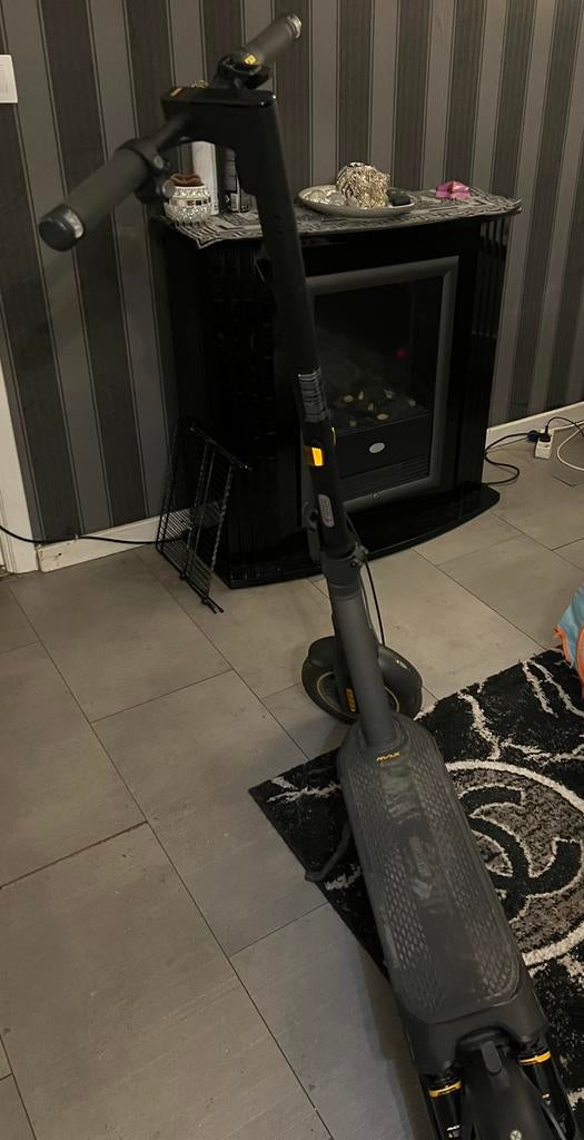 Ninebot max g2 version global 35km/h, Vélos & Vélomoteurs, Enlèvement, Utilisé