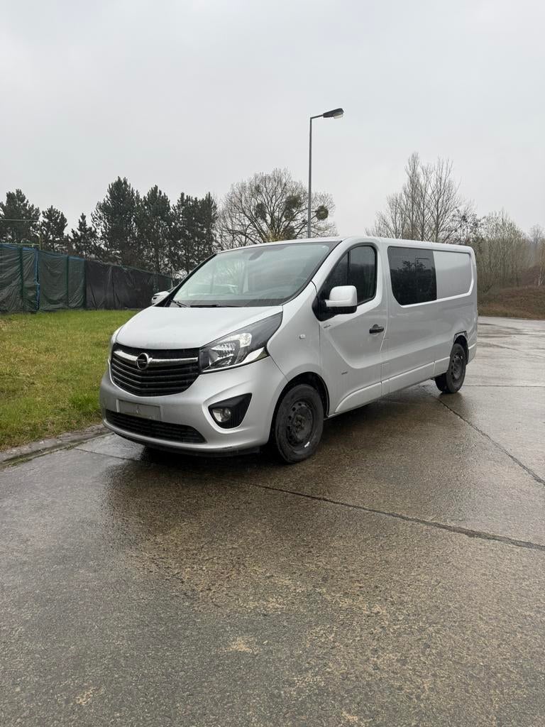 Opel vivaro 1,6 d biturbo / 130000 km /double cabine, Achat, Euro 6, Entreprise, Boîte manuelle
