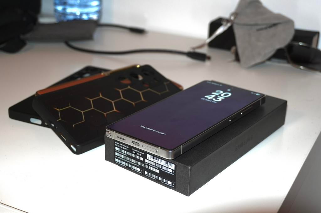 Galaxy s25 ultra blue titanium 256gb, Télécoms, Téléphonie mobile | Samsung, Enlèvement, Comme neuf