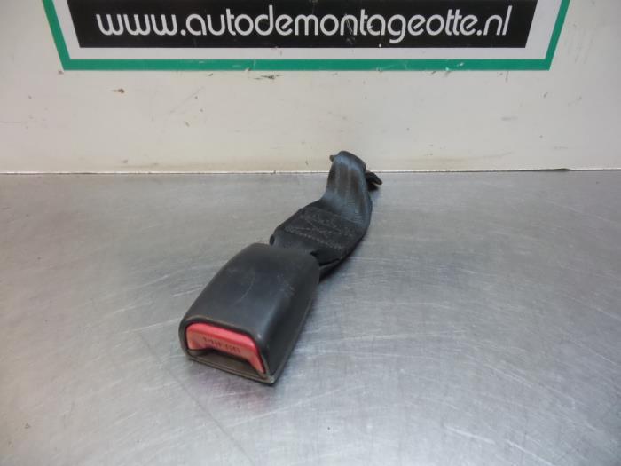 Insertion ceinture de sécurité arrière droite d'un Toyota, Autos : Pièces & Accessoires, Habitacle & Garnissage, -, Toyota, Utilisé