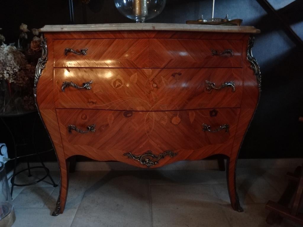 Commode en marqueterie, Enlèvement
