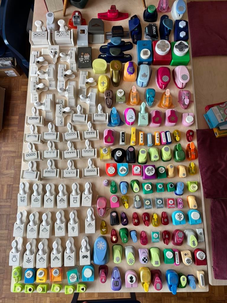 Meer dan 170 ponzen, papiercutters, stanzen, Hobby en Vrije tijd, Ophalen of Verzenden, Zo goed als nieuw