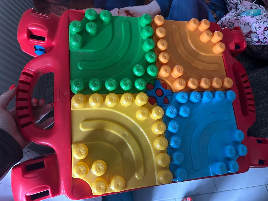 Speeltafel + grote zak blokken Megabloks, Ophalen, Gebruikt, Megabloks