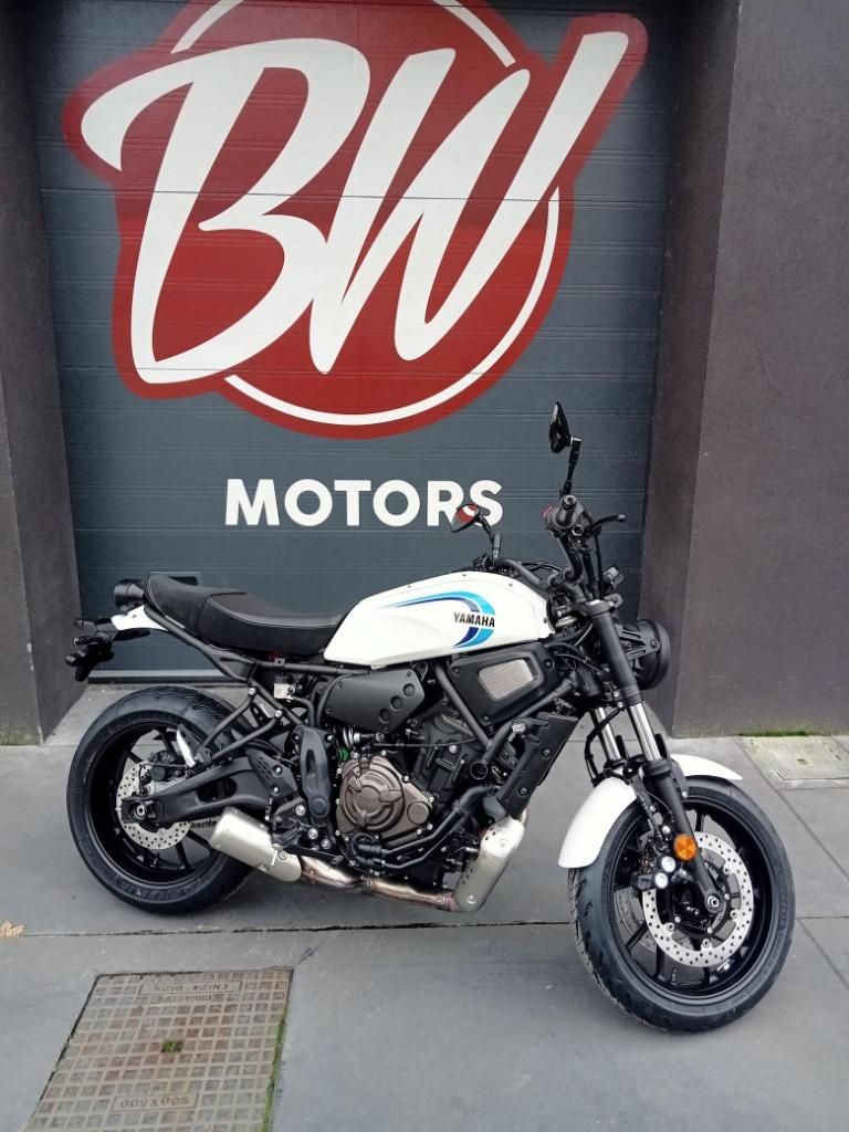 YAMAHA XSR 700 Historic White @BW Motors Mechelen, 2 cilinders, Bedrijf, Meer dan 35 kW, 689 cc