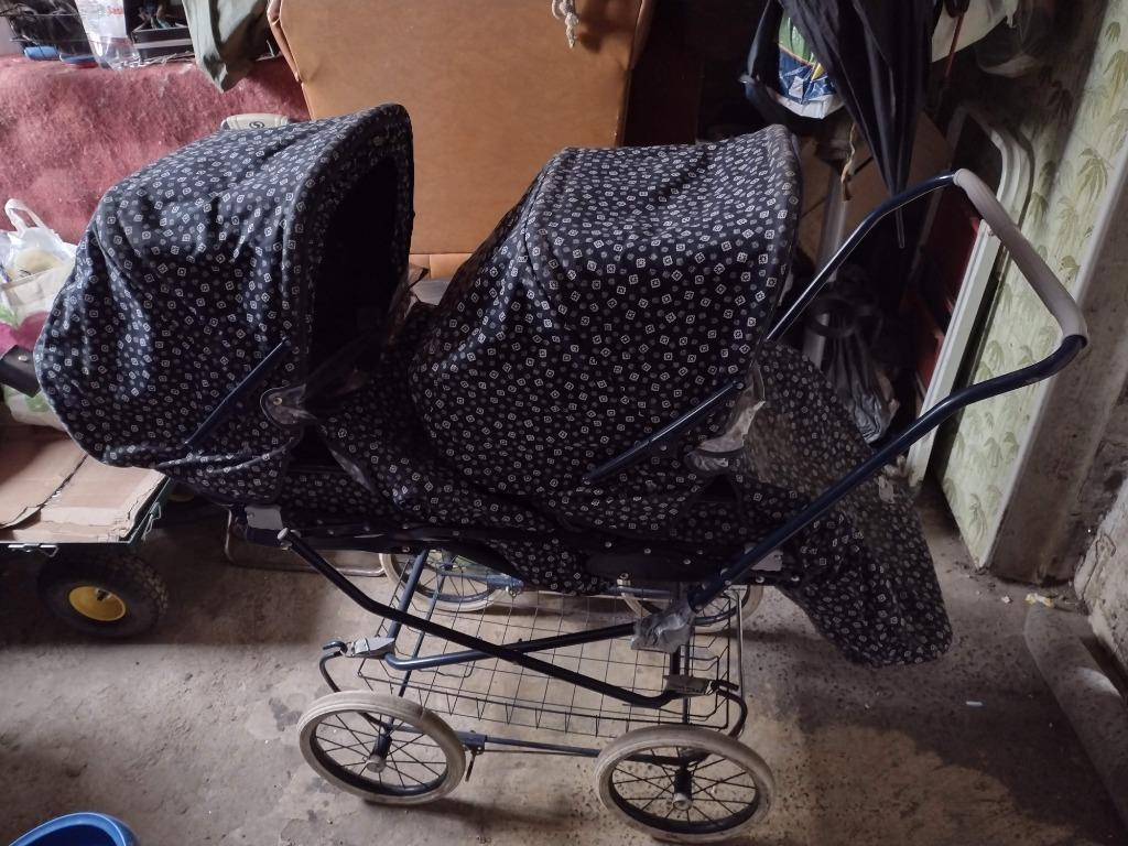 Landau/Poussette double (Toujours disponible), Enfants & Bébés, Poussettes & Combinaisons, Autres marques, Enlèvement ou Envoi