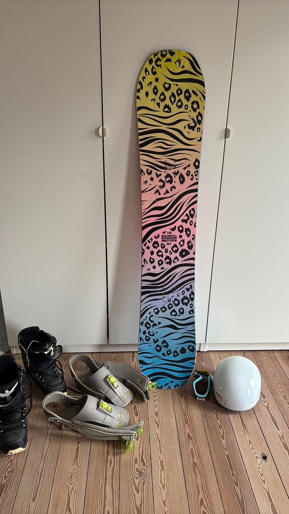 Set snowboard Bataleon, Sport en Fitness, Ophalen, Zo goed als nieuw, Schoenen