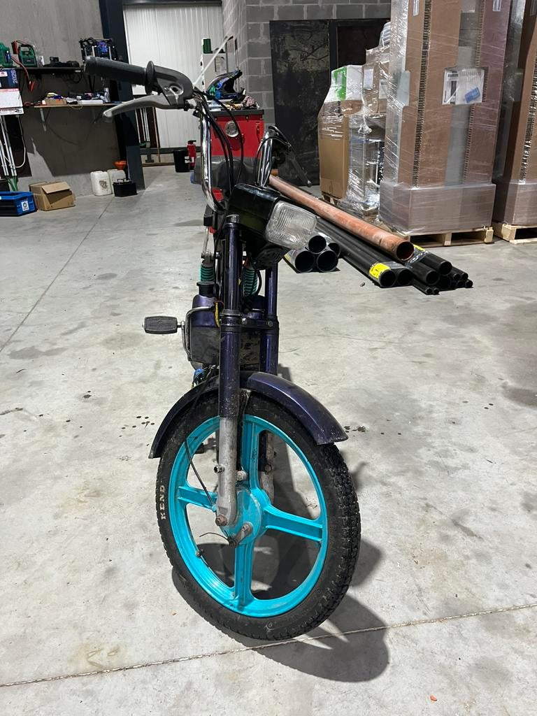 Vespa bravo met papieren, Klasse A (25 km/u), 49 cc, 1 versnellingen, Ophalen