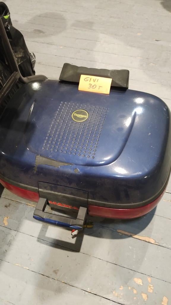 GIVI MAXI 52 litres, Enlèvement
