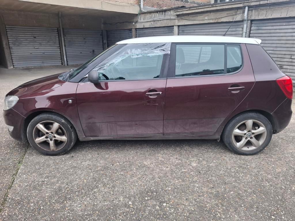 SKODA FABIA 1.2 TDI  AVEC UNE PARTIE 1 DE CARTE DE GRIS, Autos, Skoda, Euro 5, Achat, Entreprise, Boîte manuelle