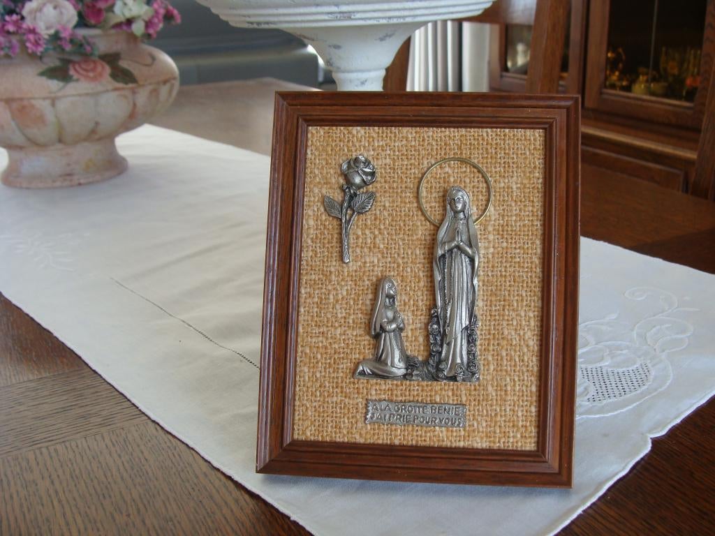 cadre de Lourde la Vierge, ciselé fait main, argent vintage, Antiquités & Art, Enlèvement ou Envoi