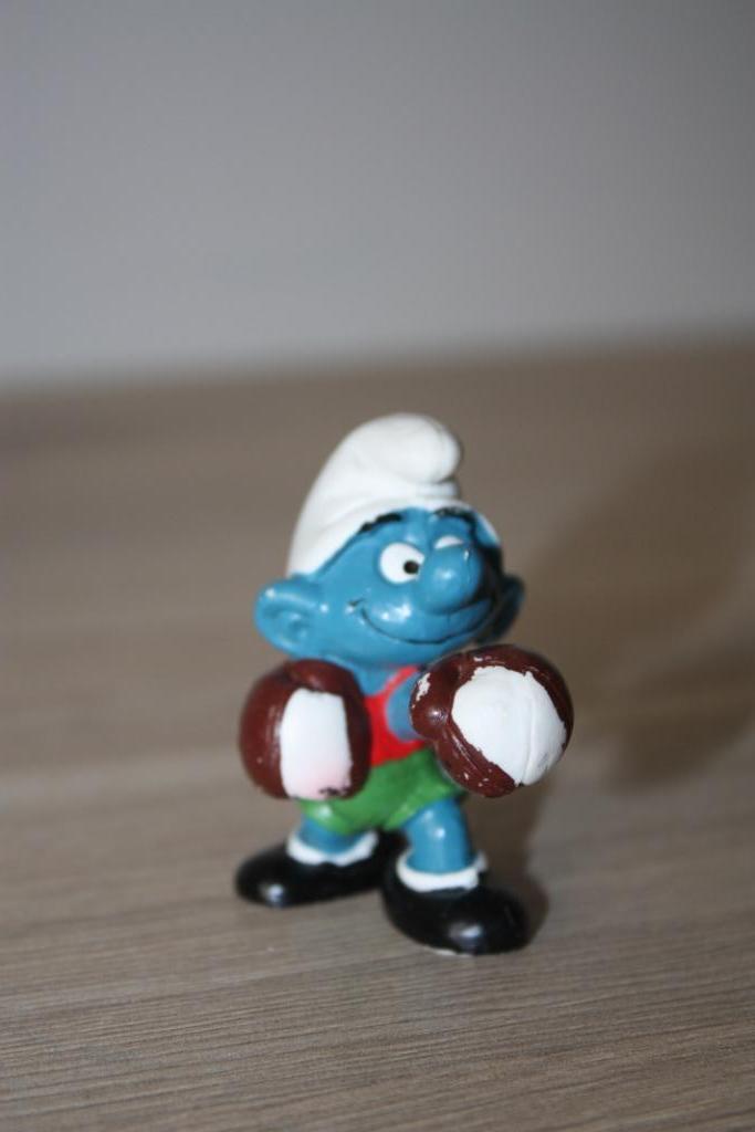 Smurf Bokser figuur , Peyo Schleis 1980 , goede staat, Ophalen of Verzenden, Gebruikt, Overige Smurfen, Poppetje, Figuurtje of Knuffel