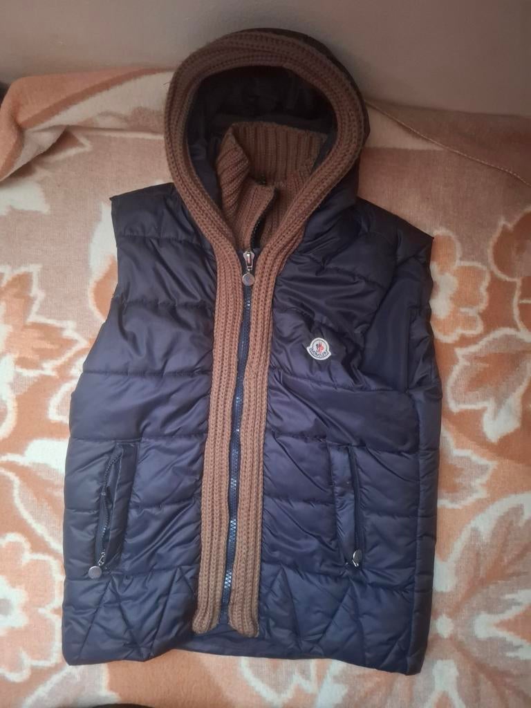 Moncler. Marineblauw. Winterjas €100, Kleding | Heren, Jassen | Winter, Ophalen, Moncler, Zwart, Overige maten