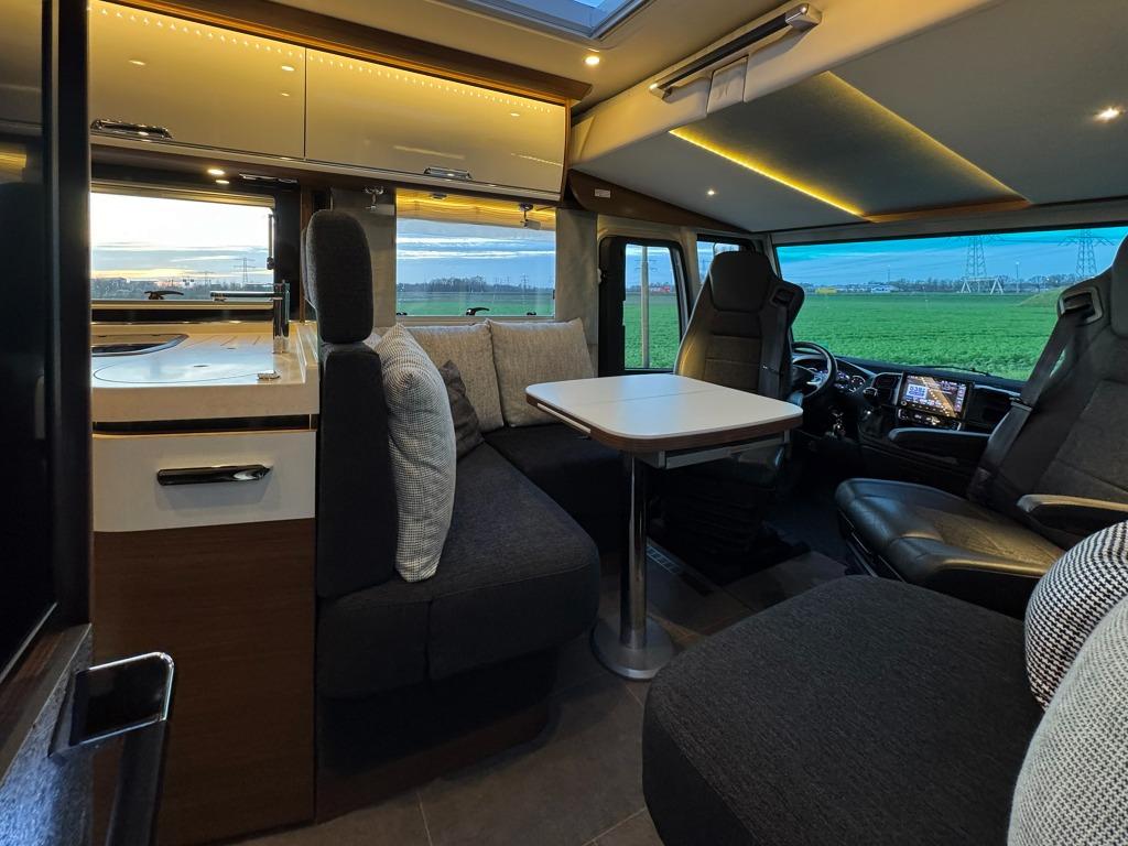 Niesmann 77 E 12-2022 (model 2023) - NIEUWE STAAT, Caravanes & Camping, Camping-cars, Jusqu'à 4, Niesmann+Bischoff, Intégral, Diesel