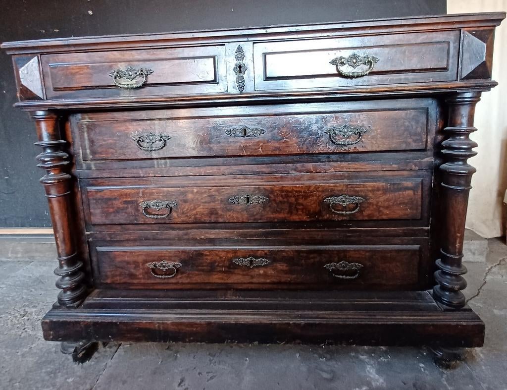 Mechelse ladekast. (restauratieproject), Enlèvement