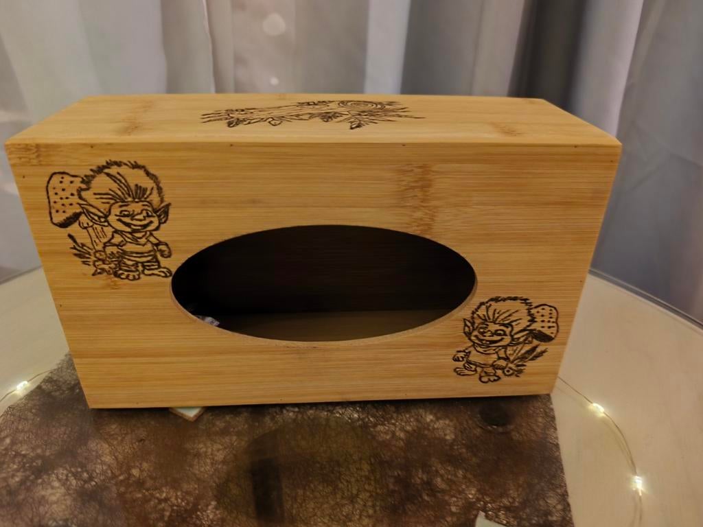 Boite à mouchoirs pyrogravés en bambou, Animaux & Accessoires, Paniers pour chats, Enlèvement, Comme neuf, Autre