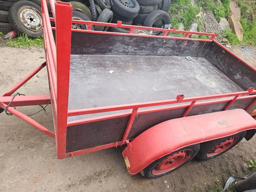 Remorque double essieux bonne état 700eur