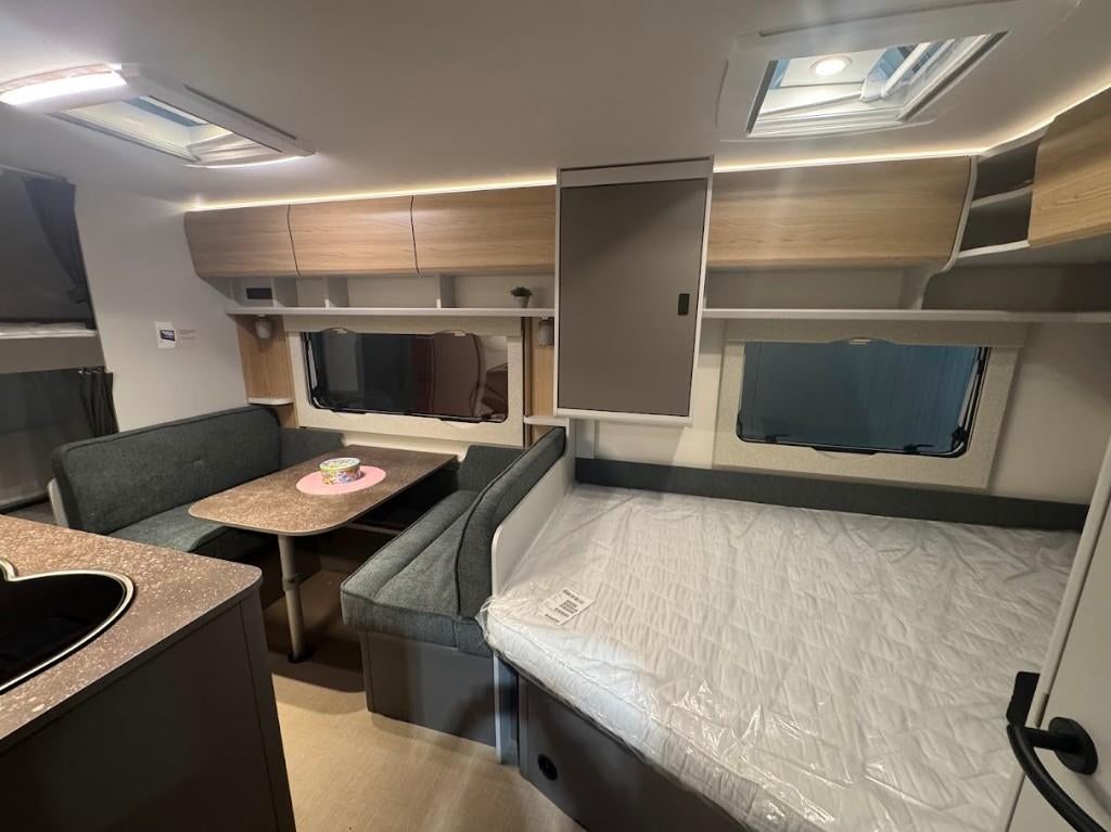 Burstner B66 480 TK stapelbedden, Stapelbed, 75 kg, Bedrijf, Treinzit