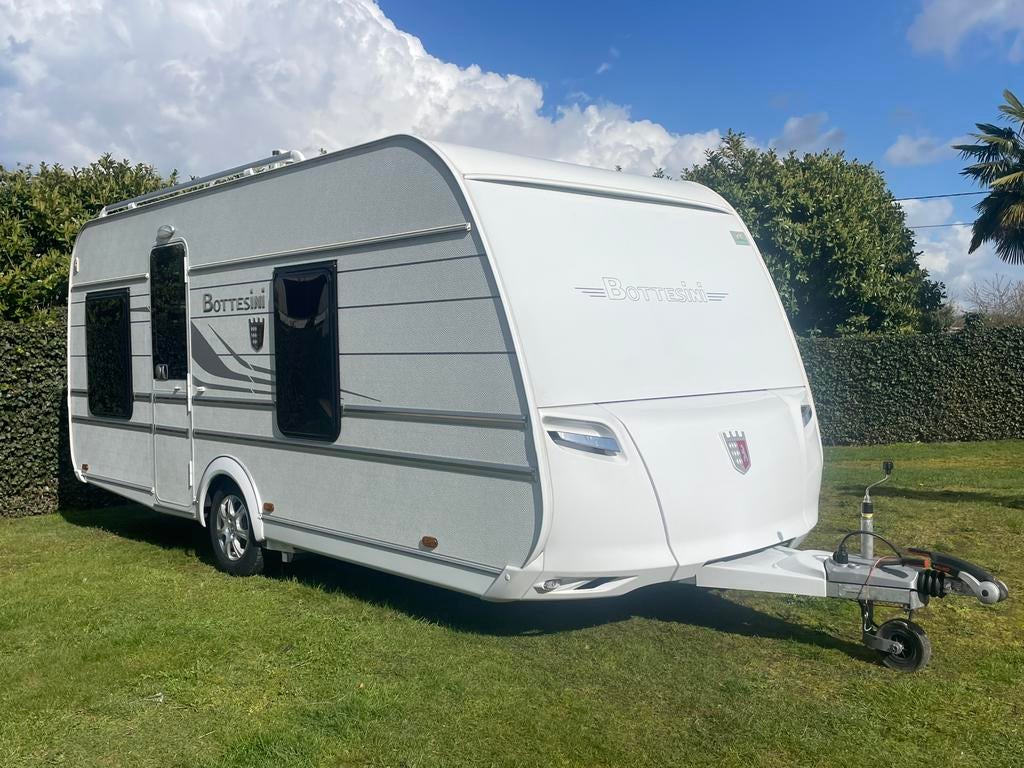 Prachtige caravan Tabbert met mover, tent bj 2019, Caravans en Kamperen, Tabbert, Bedrijf, Tot en met 4