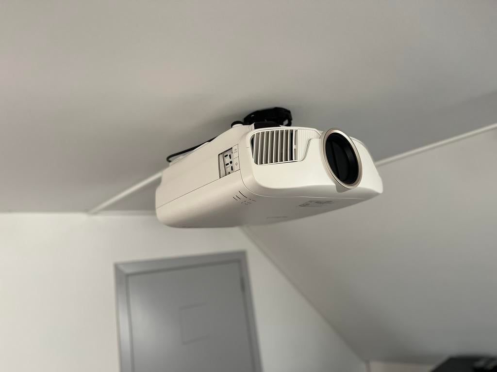 Projecteur et ecran, Ophalen, Zo goed als nieuw