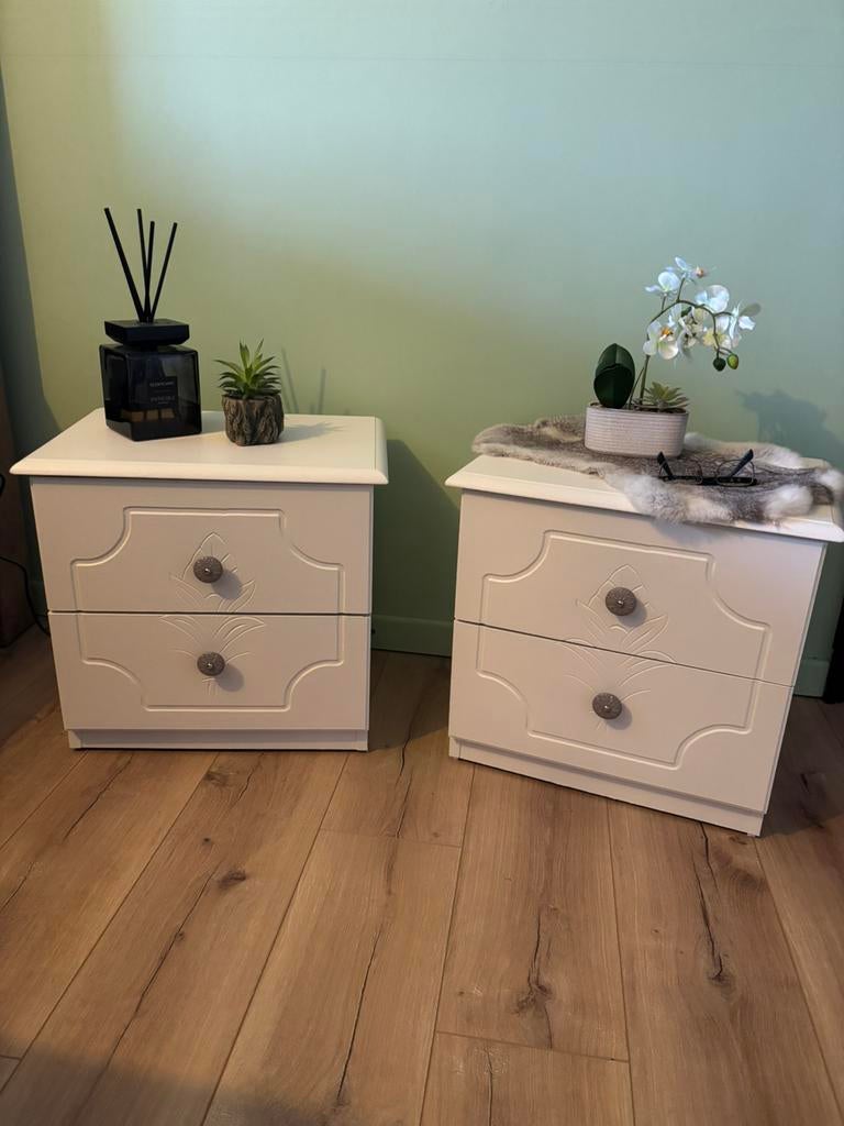 Set landelijke / brocante nachtkastjes, Huis en Inrichting, Slaapkamer | Nachtkastjes, Ophalen, Zo goed als nieuw