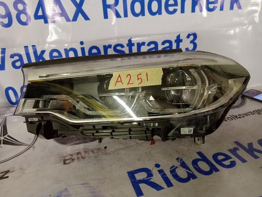 Koplamp BMW 5 Serie G30 G31 Adaptive LED Links 7439193-04, Gebruikt, -, -, Ophalen of Verzenden
