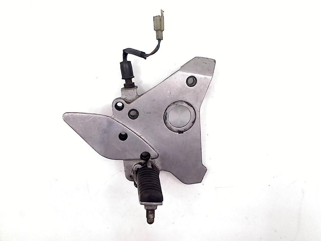 REPOSE PIEDS AVANT DROIT ZR 7 1999-2003 (ZR-7 ZR750F), Motos, Dhr. S. di Majo, Utilisé, Info@cama-motorparts.nl, P.J. Troelstraweg 8 8
3144 CX  MAASSLUIS, NL