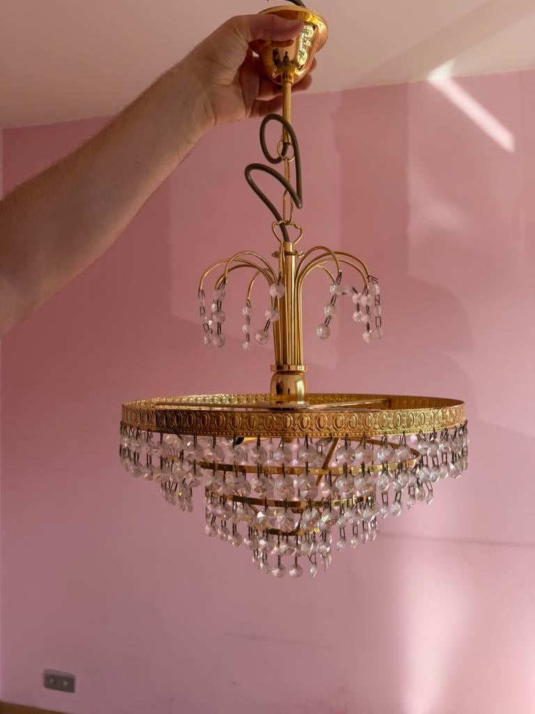 Kristallen kroonluchter met een diameter van +/- 40 cm, Ophalen, Zo goed als nieuw