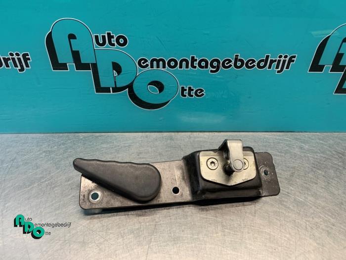 Poignée portière 4portes arrière droite d'un Opel Vivaro, Autos : Pièces & Accessoires, Carrosserie & Tôlerie, Opel, Utilisé, 3 mois de garantie