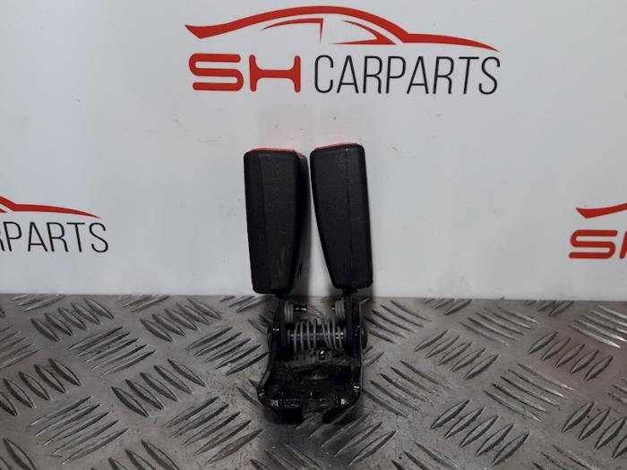 Insertion ceinture de sécurité arrière centre d'un Ford F, -, 3 mois de garantie, -, -