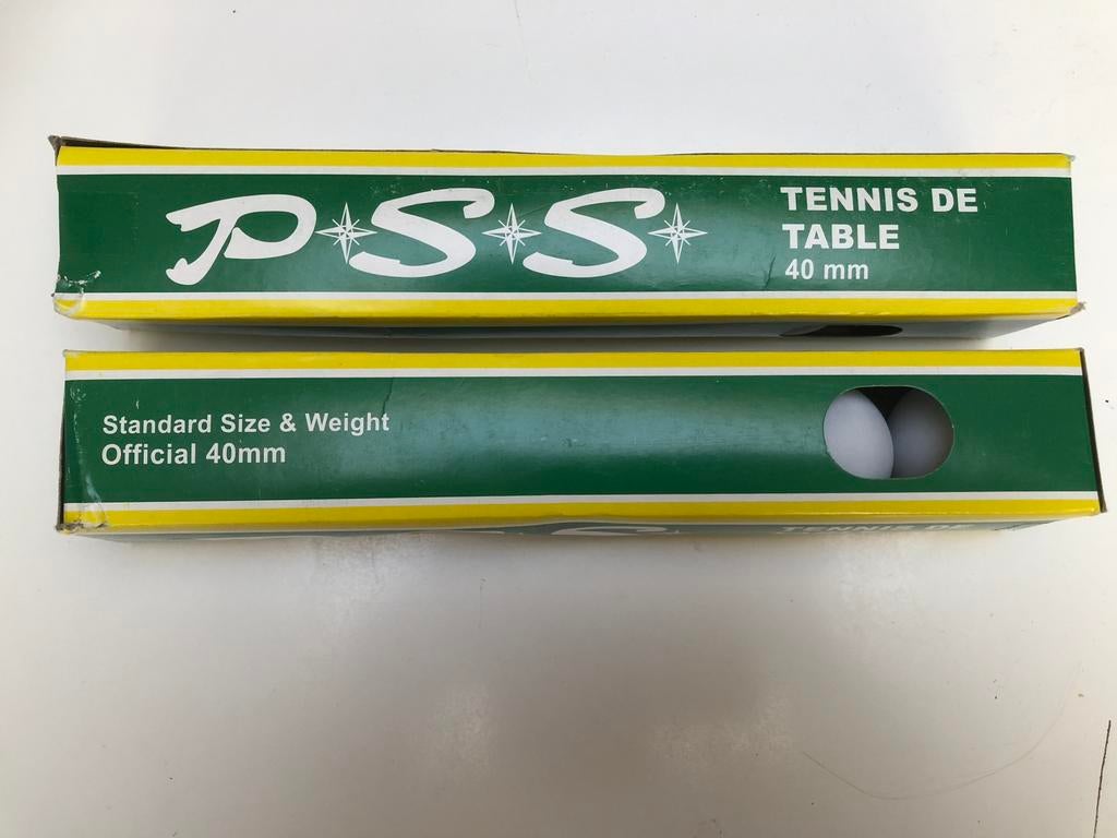 Vintage pingpong balletjes in een retro doosje, Sport en Fitness, Ophalen of Verzenden, Nieuw, Net, Batje(s) of Balletje(s)