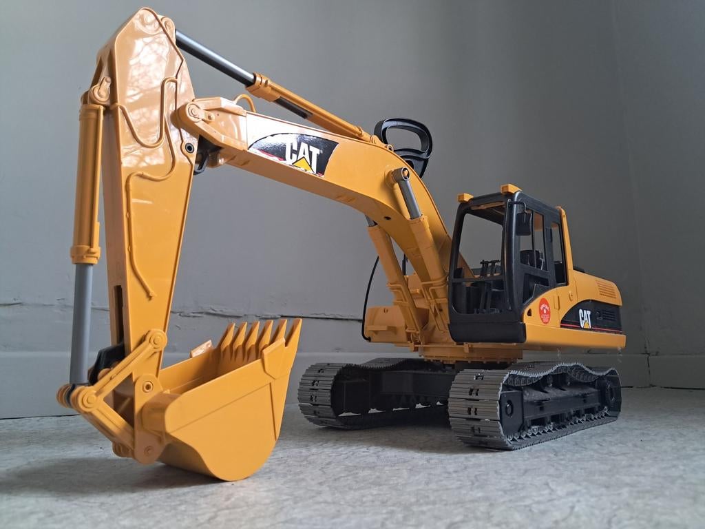 Grue Bruder CAT, Enfants & Bébés, Jouets | Véhicules en jouets, Enlèvement, Comme neuf