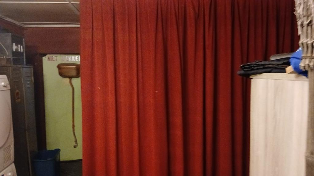 Podium gordijnen, Ophalen, Zo goed als nieuw