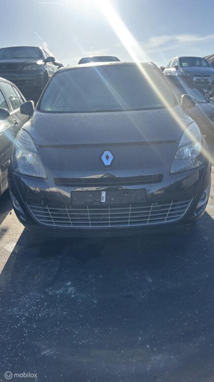 Voorbumper zwart Renault Scenic III ('08-'16), Auto-onderdelen, Carrosserie, Bumper, Renault, Voor, Gebruikt, Verzenden