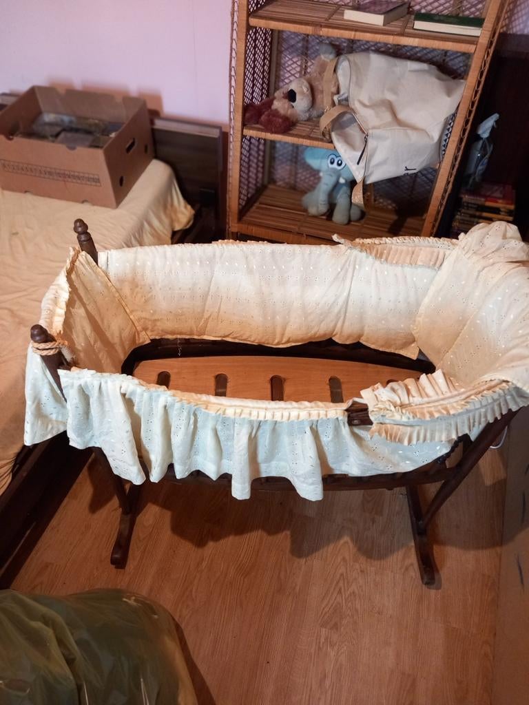 Antieke kinderwieg bj ca. 1940, Kinderen en Baby's, Babywiegjes en Ledikanten, Ophalen