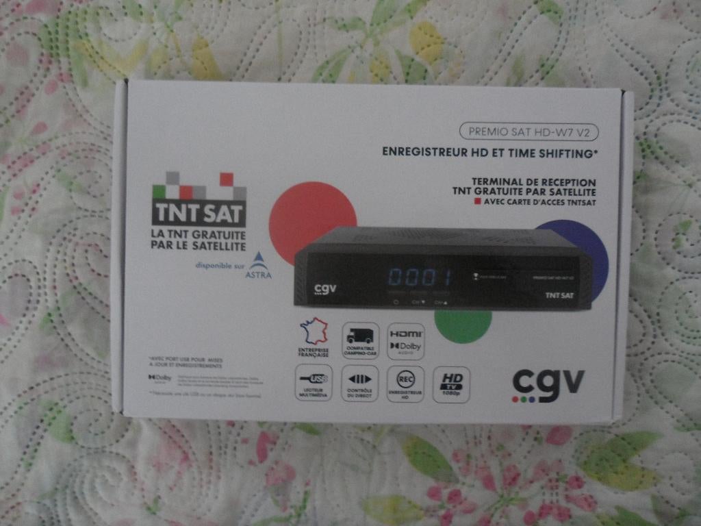 DECODEUR TNTSAT CGV PREMIO HD-W7-V2 + CARTE VALIDE 18/07/26, Audio, Tv en Foto, Schotelantennes, Ophalen of Verzenden, Zo goed als nieuw