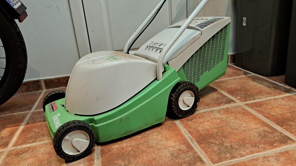 Tondeuse à gazon électrique Viking ME 360 - ETAT IMPECCABLE, Jardin & Terrasse, Tondeuses à gazon, Viking, Tondeuse rotative, 30 à 39 cm