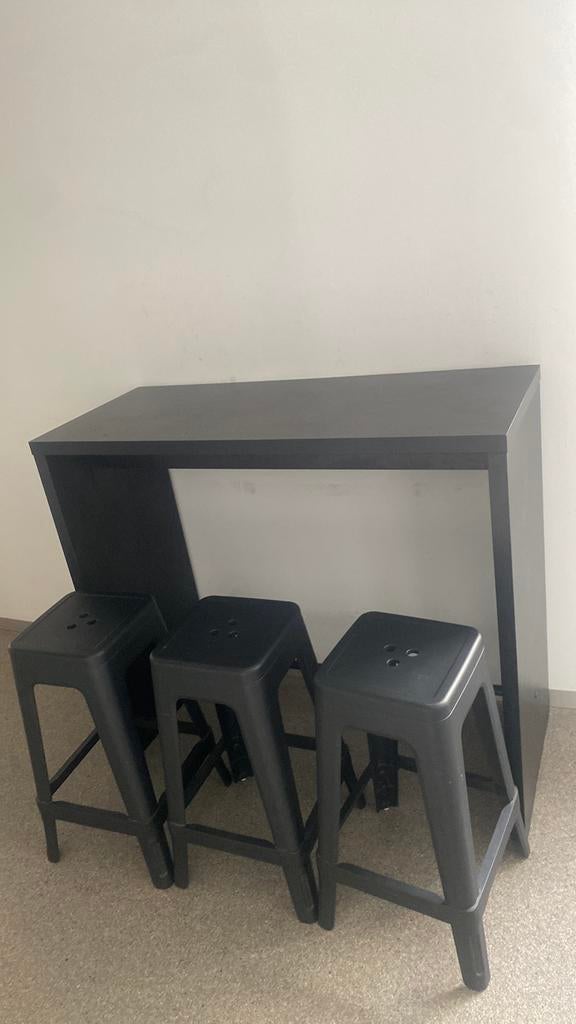 Table haute + 3 chaises hautes, Enlèvement, Utilisé